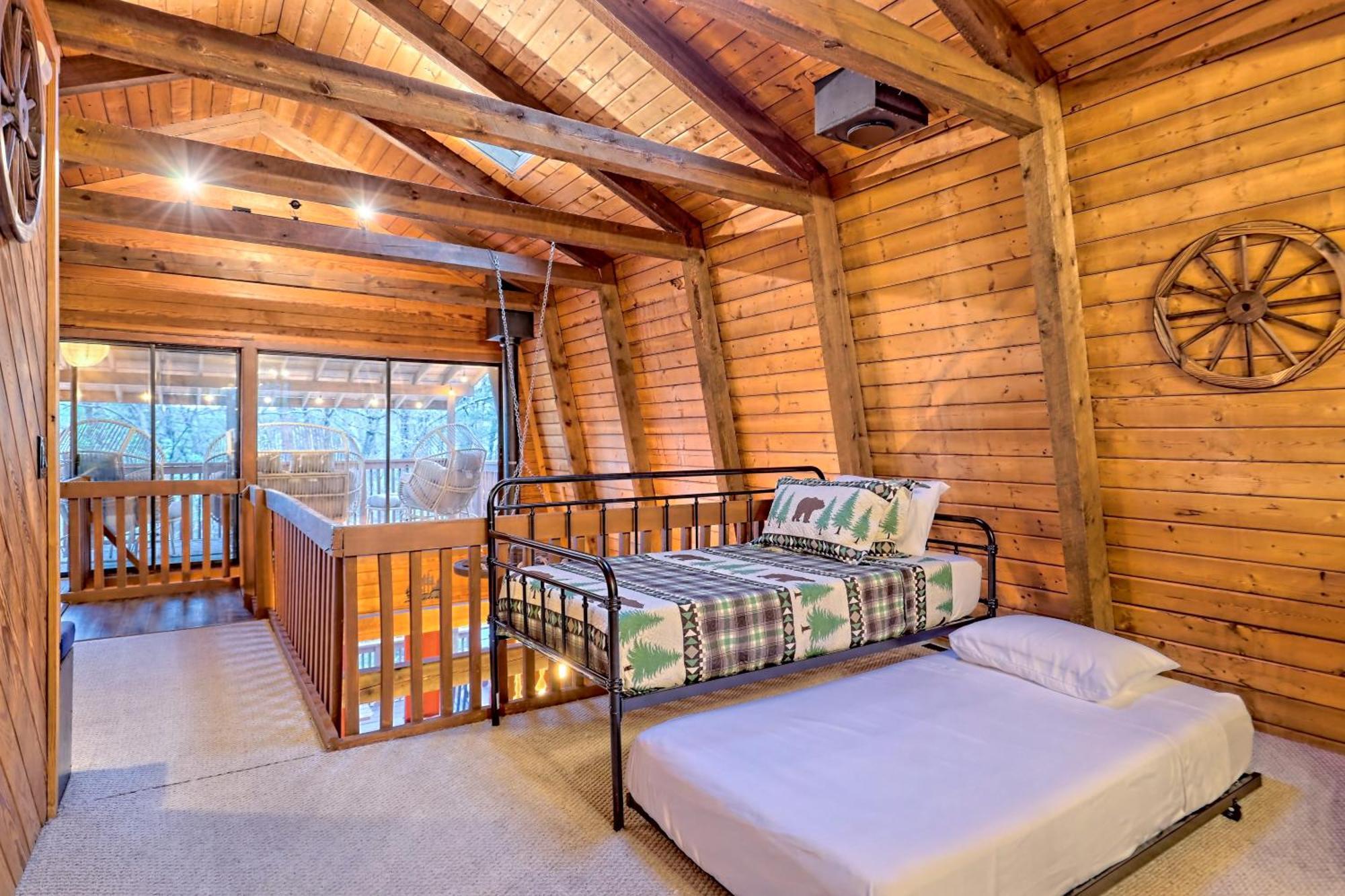 Near Downtown Helen - Hottub, Sauna, Game Room, Fire Pit Ngoại thất bức ảnh