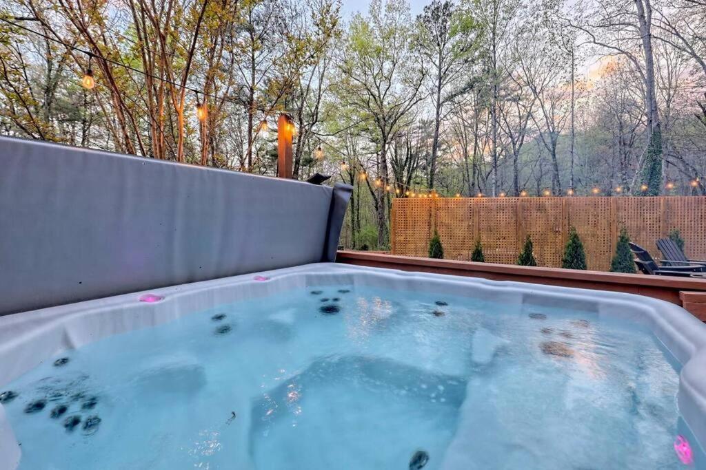 Near Downtown Helen - Hottub, Sauna, Game Room, Fire Pit Ngoại thất bức ảnh