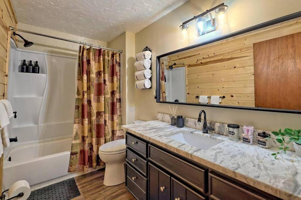 Near Downtown Helen - Hottub, Sauna, Game Room, Fire Pit Ngoại thất bức ảnh