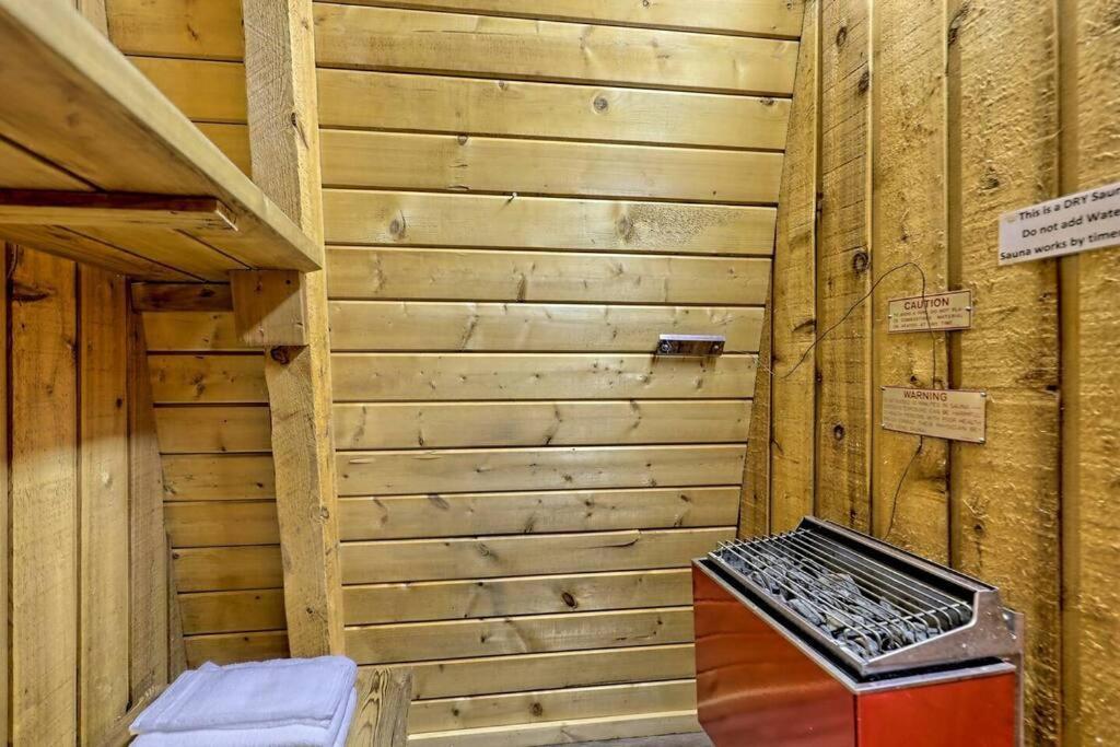 Near Downtown Helen - Hottub, Sauna, Game Room, Fire Pit Ngoại thất bức ảnh