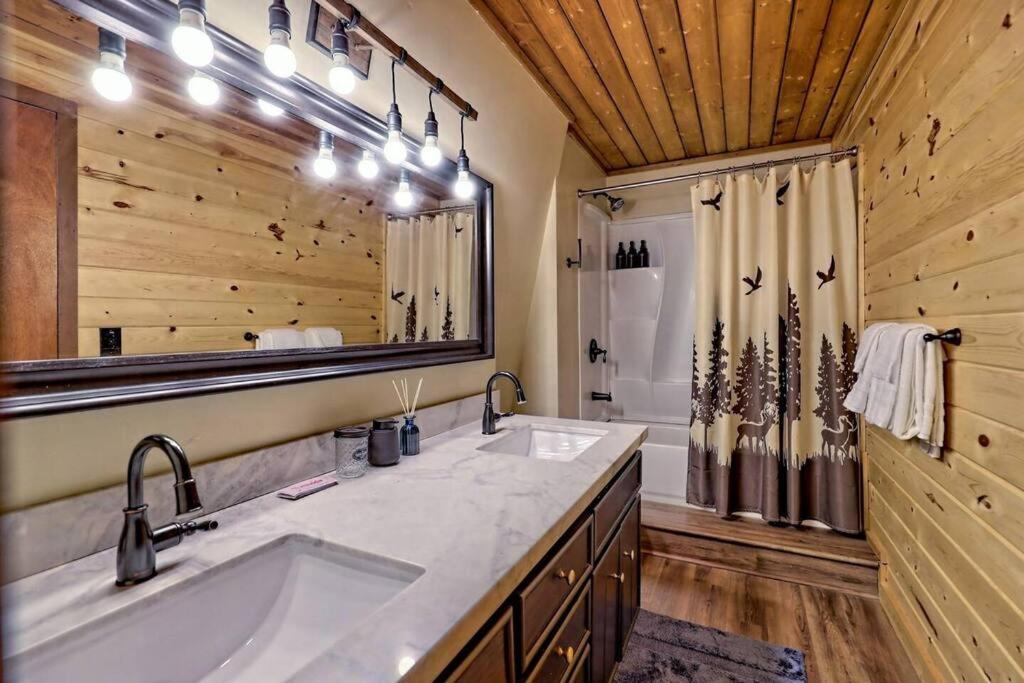 Near Downtown Helen - Hottub, Sauna, Game Room, Fire Pit Ngoại thất bức ảnh